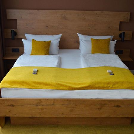Hotel Am Markt Карлсруе Стая снимка