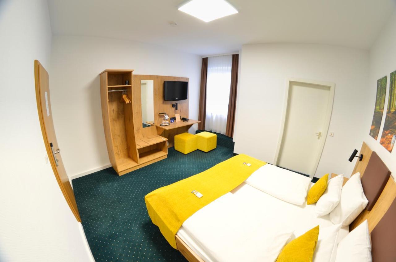 Hotel Am Markt Карлсруе Екстериор снимка