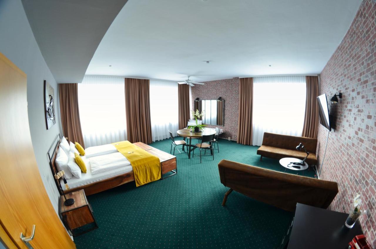 Hotel Am Markt Карлсруе Екстериор снимка