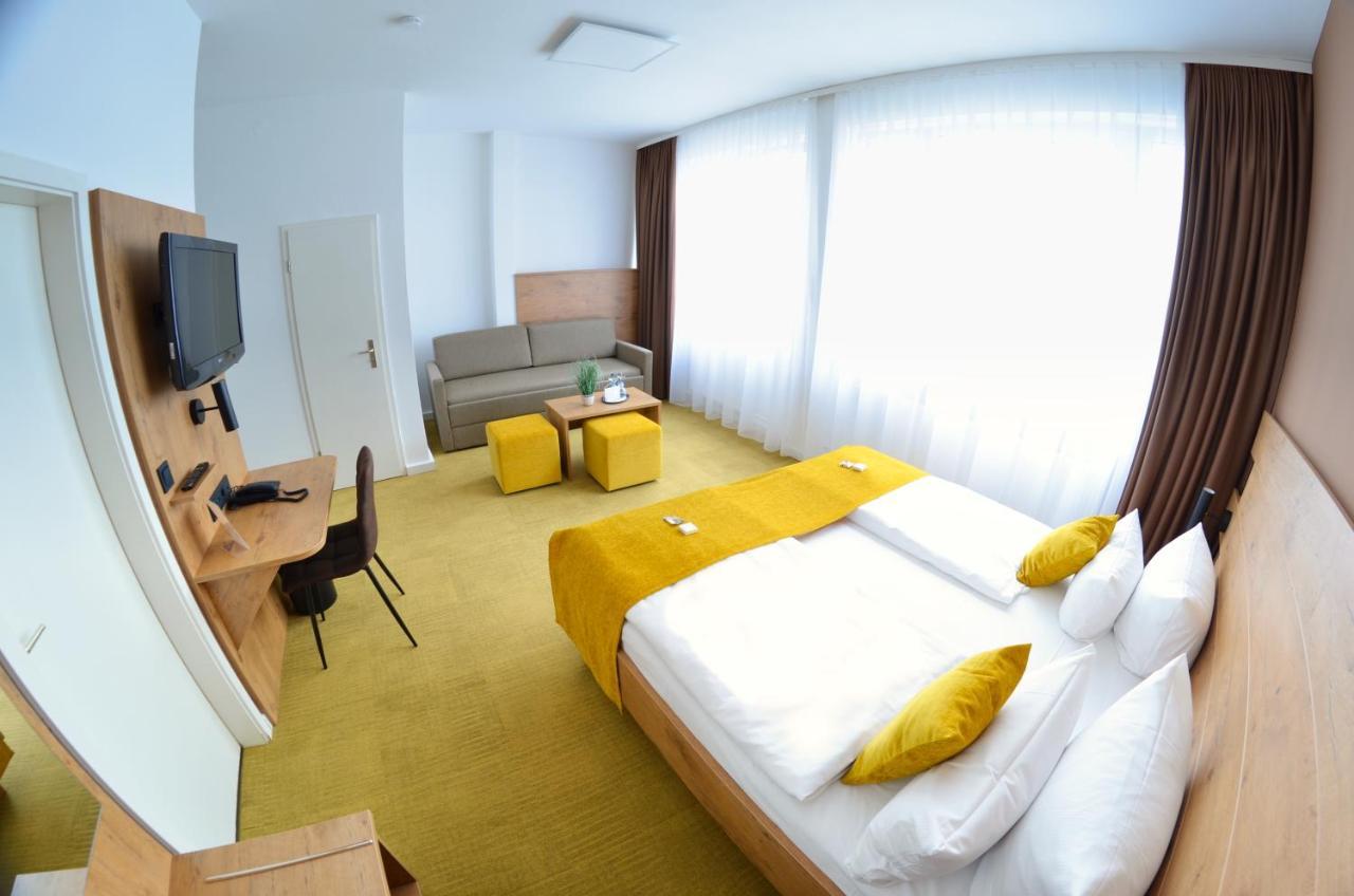 Hotel Am Markt Карлсруе Екстериор снимка