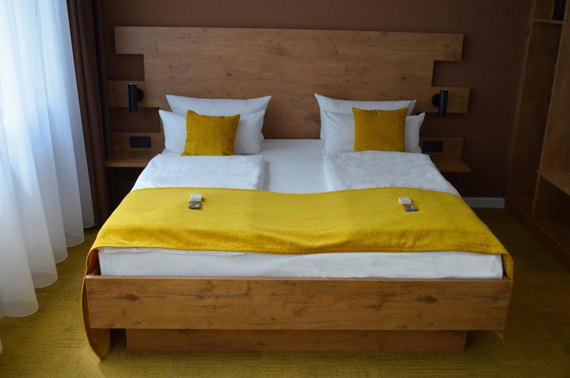 Hotel Am Markt Карлсруе Стая снимка
