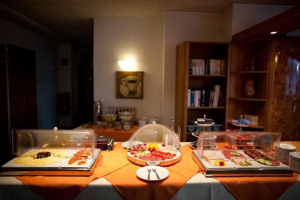 Hotel Am Markt Карлсруе Екстериор снимка