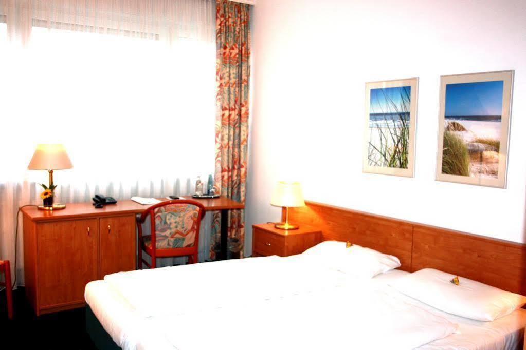 Hotel Am Markt Карлсруе Екстериор снимка